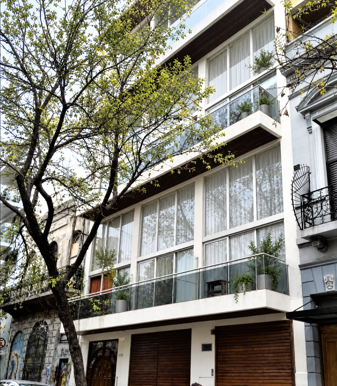 Edificio Tacuarí en CABA construido por NEST